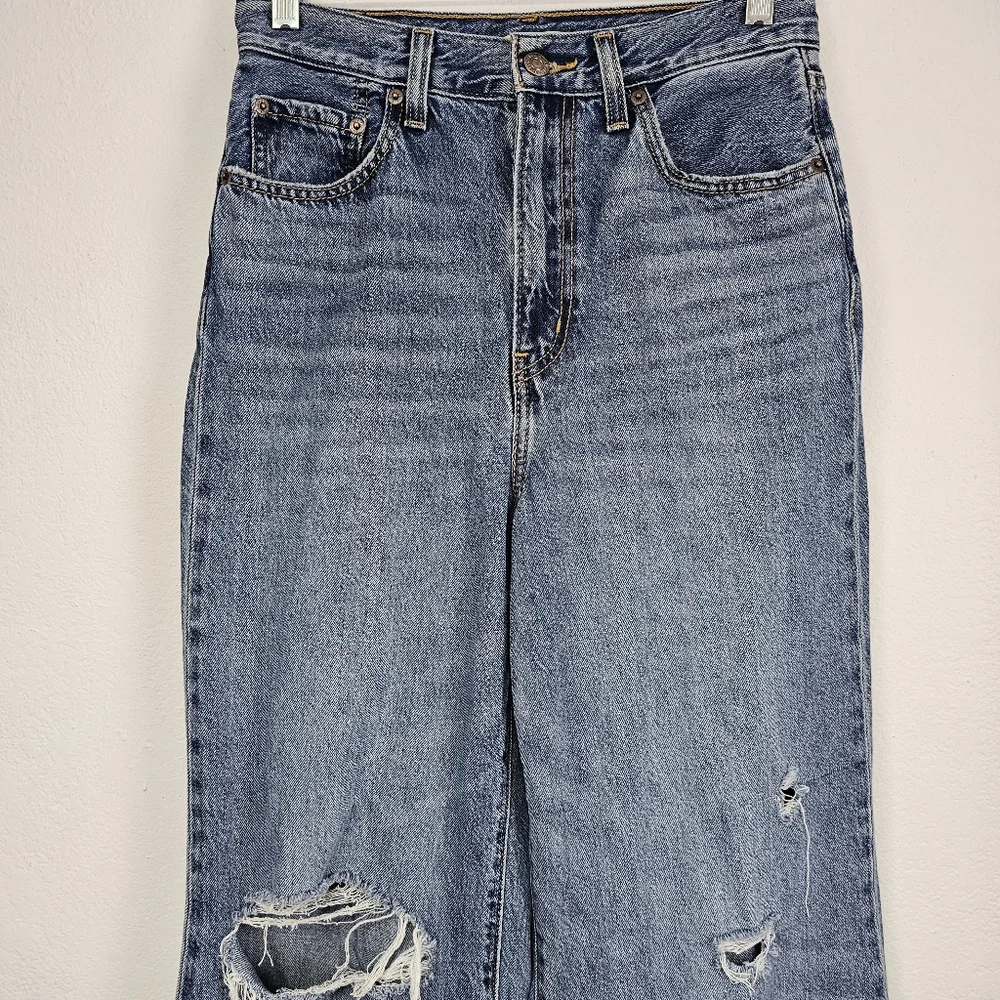 Levi's Premium High Loose Flare Jeans Distressed- Size 27 X 29 - Picture 3 of 12